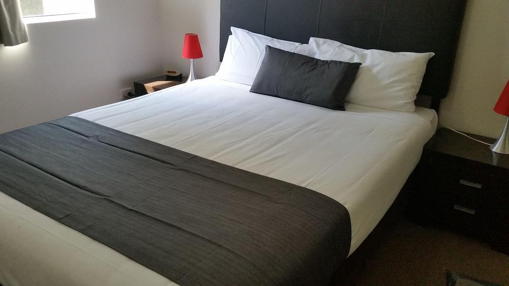 Ramada Encore By Wyndham Whale Cove Hervey Bay Exterior foto