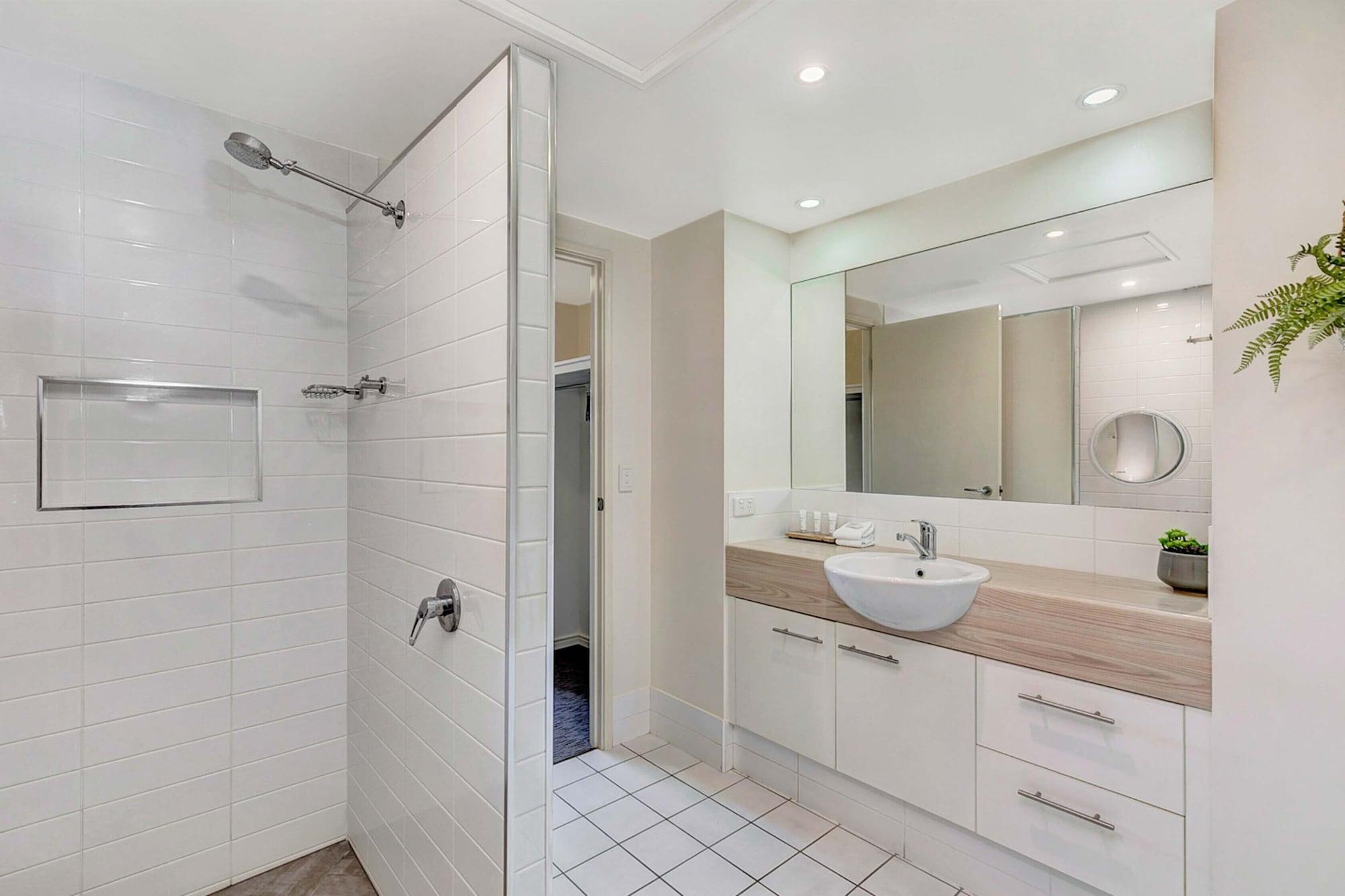 Ramada Encore By Wyndham Whale Cove Hervey Bay Exterior foto
