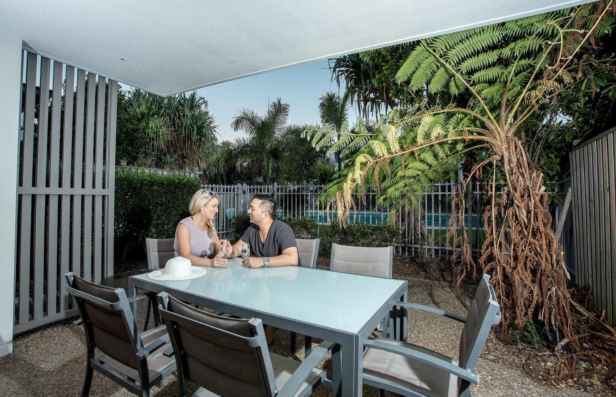 Ramada Encore By Wyndham Whale Cove Hervey Bay Exterior foto